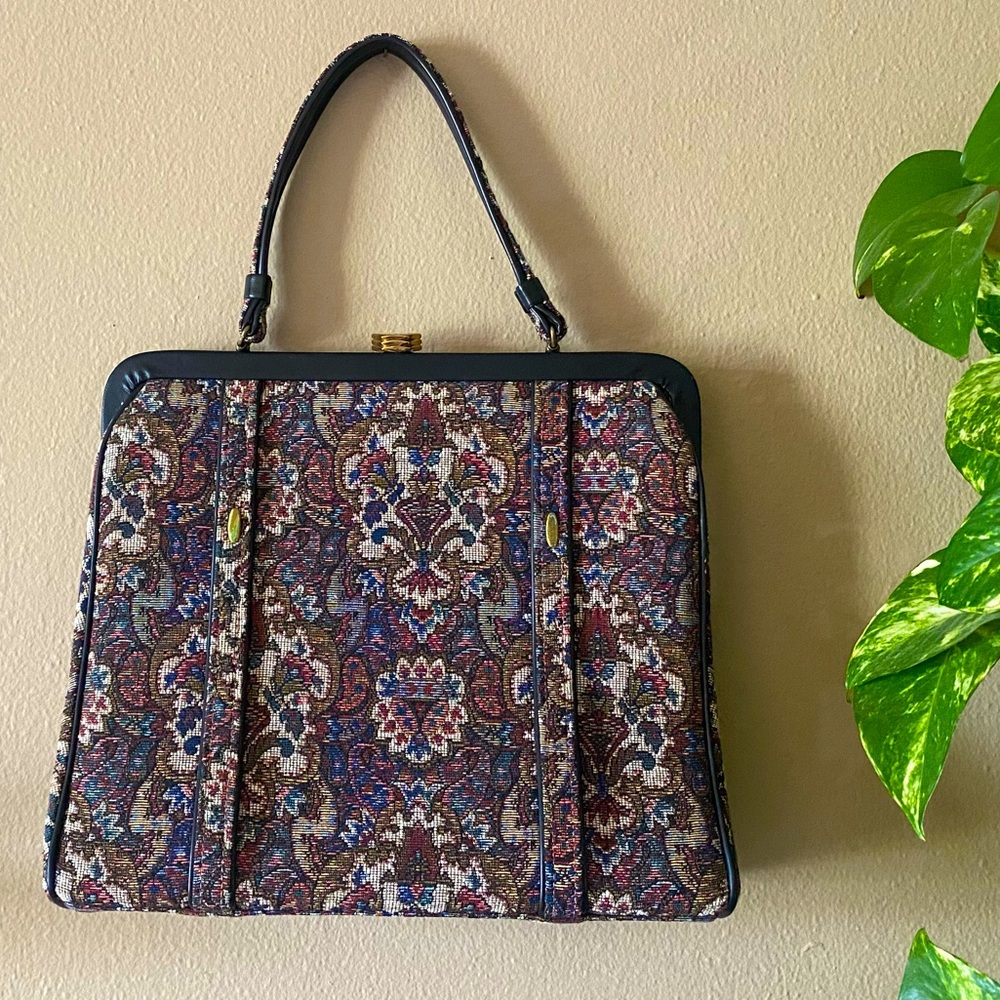 GORGEOUS Vintage Clasp Purse